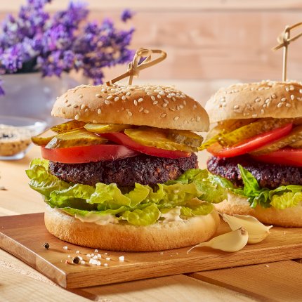 Vegan Burger with Beetroot