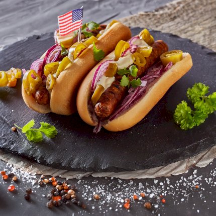 Spicy Vegan Hot Dog with Jalapeño