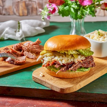 Pulled Pork Burger with Coleslaw